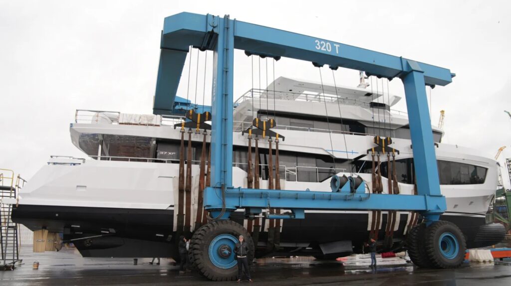 jpeg-optimizer_7874_22288 - Alex G Clarke - Yacht Broker