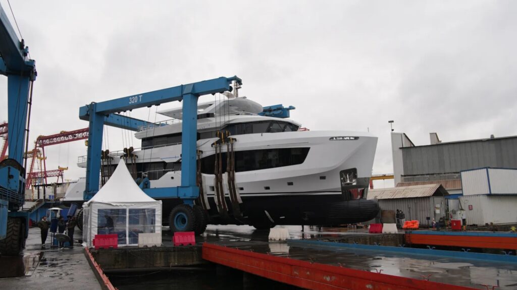 jpeg-optimizer_7874_b1233 - Alex G Clarke - Yacht Broker